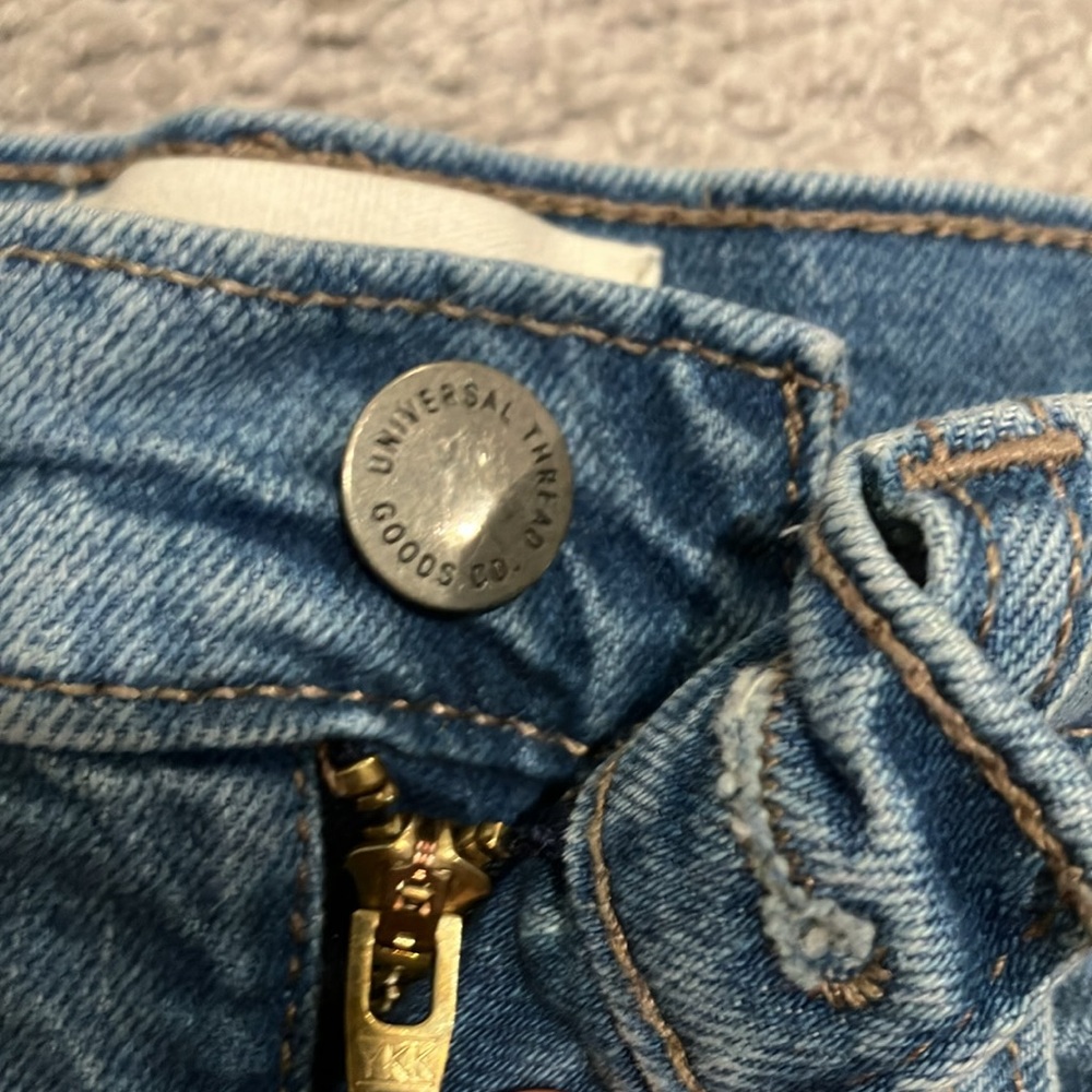 Universal Thread Blue Denim Shorts - Picture 4 of 8